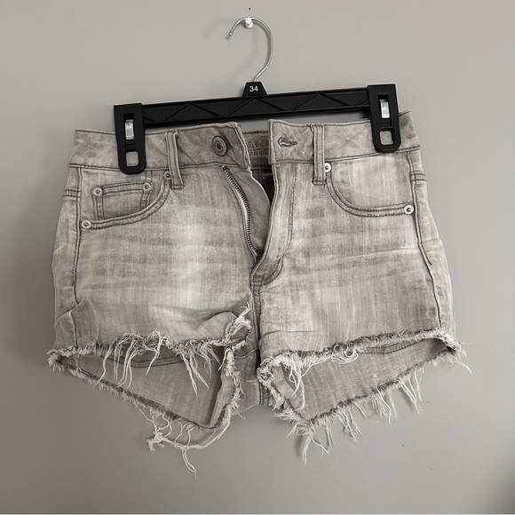 Distressed Light Gray American Eagle Shorts - Picture 1 of 5